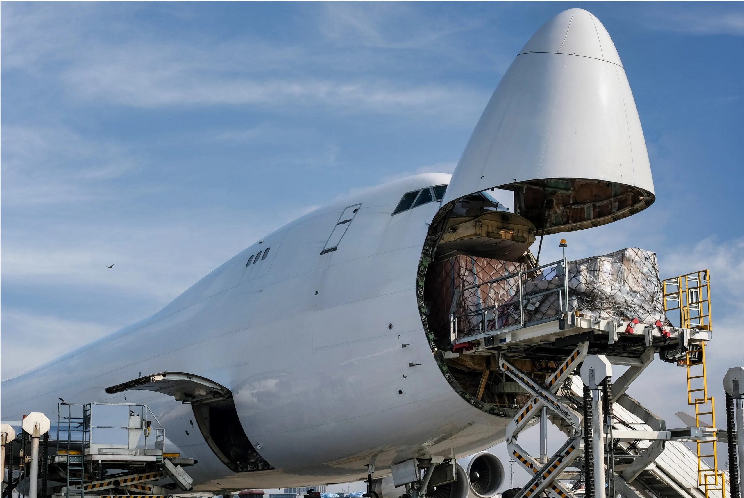 747F front cargo